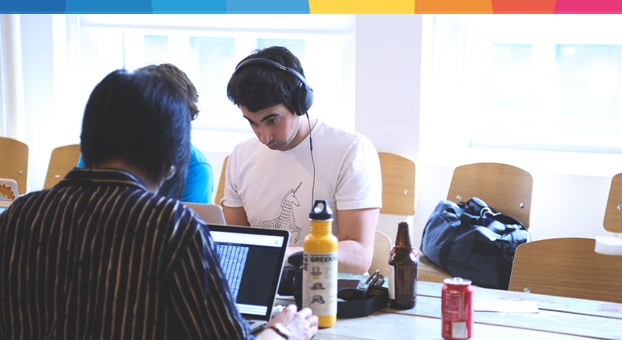 Coworking: 10 pro e contro del lavorare in un ufficio condiviso